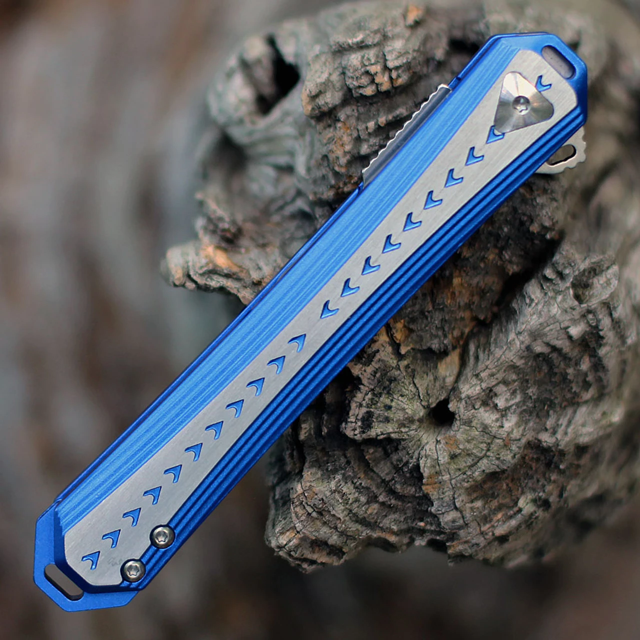 CRKT Stickler Assist Folder - Blue /Gray (3.38" 12C27 Satin) 6710 6 CRKT Stickler Assist Folder - Blue /Gray (3.38" 12C27 Satin) 6710 - Image 4