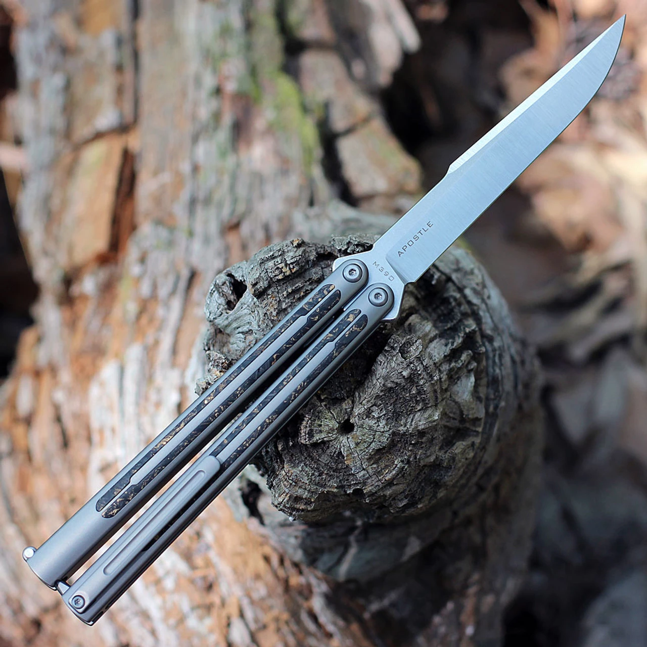 Maxace Apostle Channel Balisong - Ti /CF (4.7" M390) MCAP01 4 Maxace Apostle Channel Balisong - Ti /CF (4.7" M390) MCAP01 - Image 2