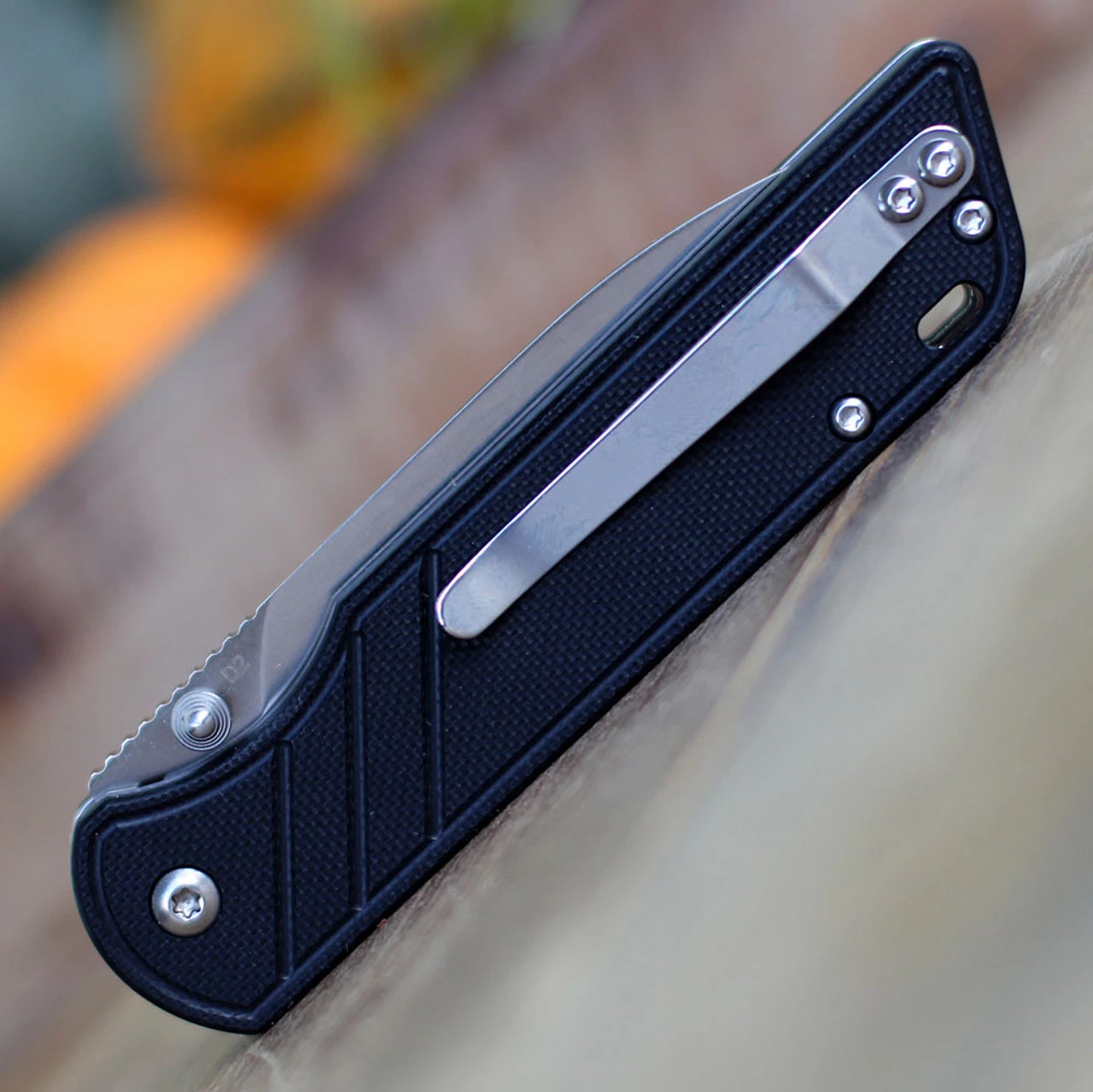 QSP Knife Parrot Linerlock QS102A, 3.25" D2 Satin Blade, Black G10 Handle 6 QSP Knife Parrot Linerlock QS102A, 3.25" D2 Satin Blade, Black G10 Handle - Image 4