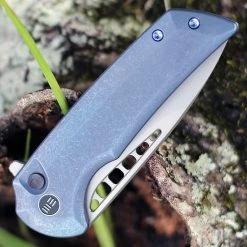 WE Mini Malice Button Lock -Blue Ti (2.98" BB CPM 20CV) WE054BL-3 8 WE Mini Malice Button Lock -Blue Ti (2.98" BB CPM 20CV) WE054BL-3 -Knives Sales WE054BL3.3 66718.1658155733